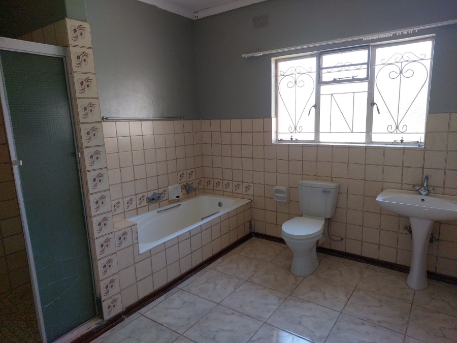 To Let 3 Bedroom Property for Rent in Suidrand Free State